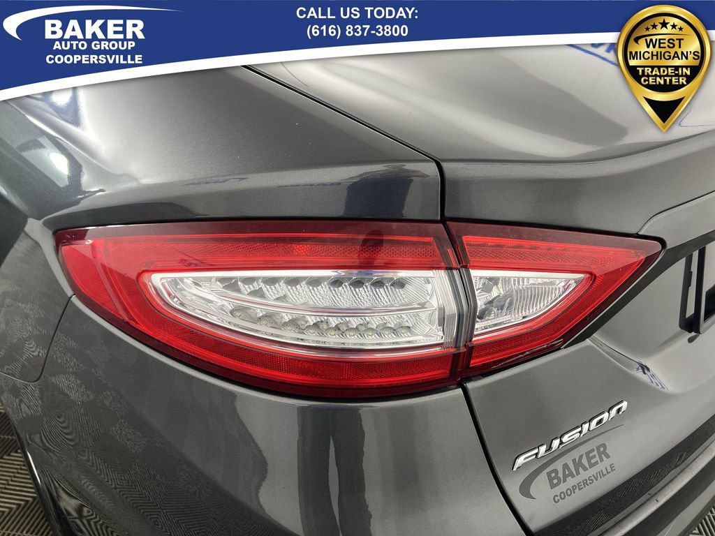 Used 2015 Ford Fusion SE image 33