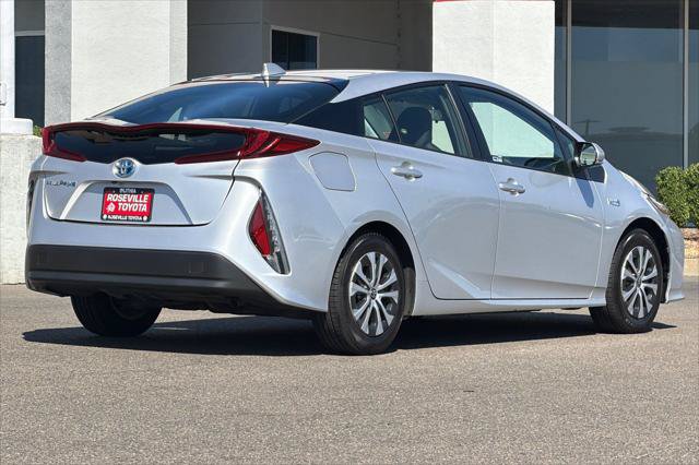 Certified 2021 Toyota Prius Prime LE FWD image 2