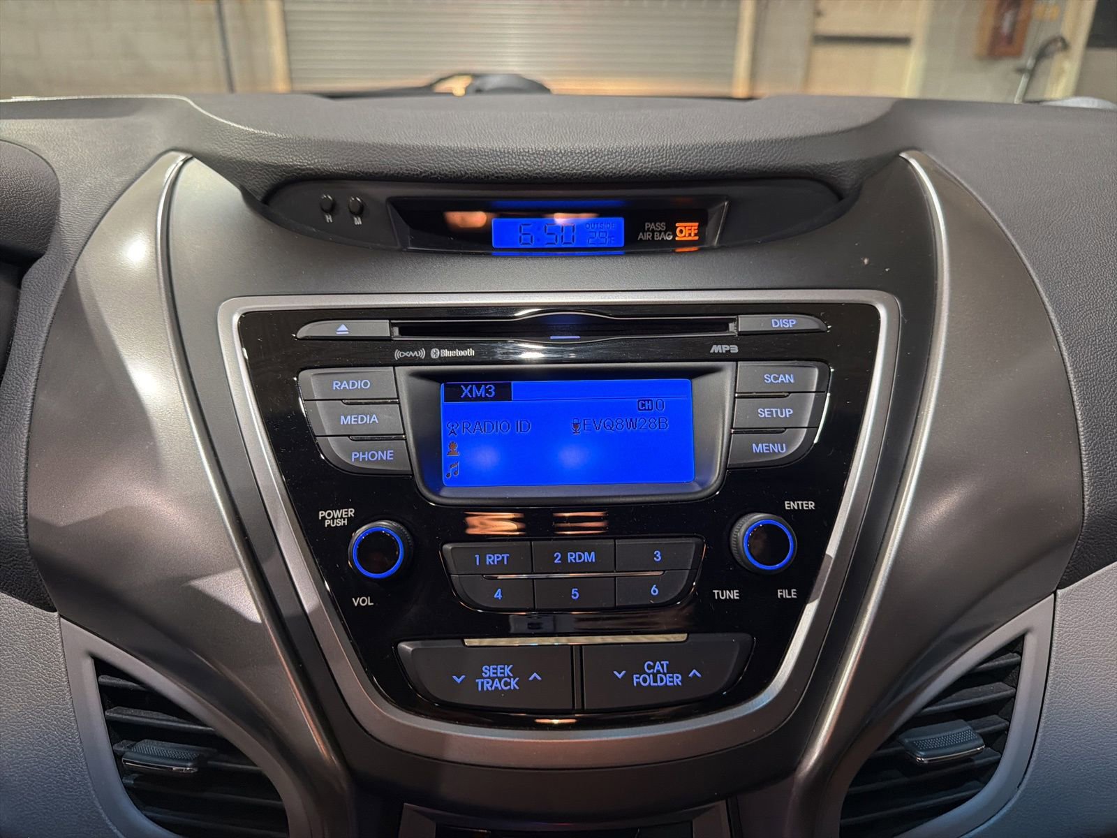 Used 2013 Hyundai Elantra GLS w/ Preferred Pkg image 14