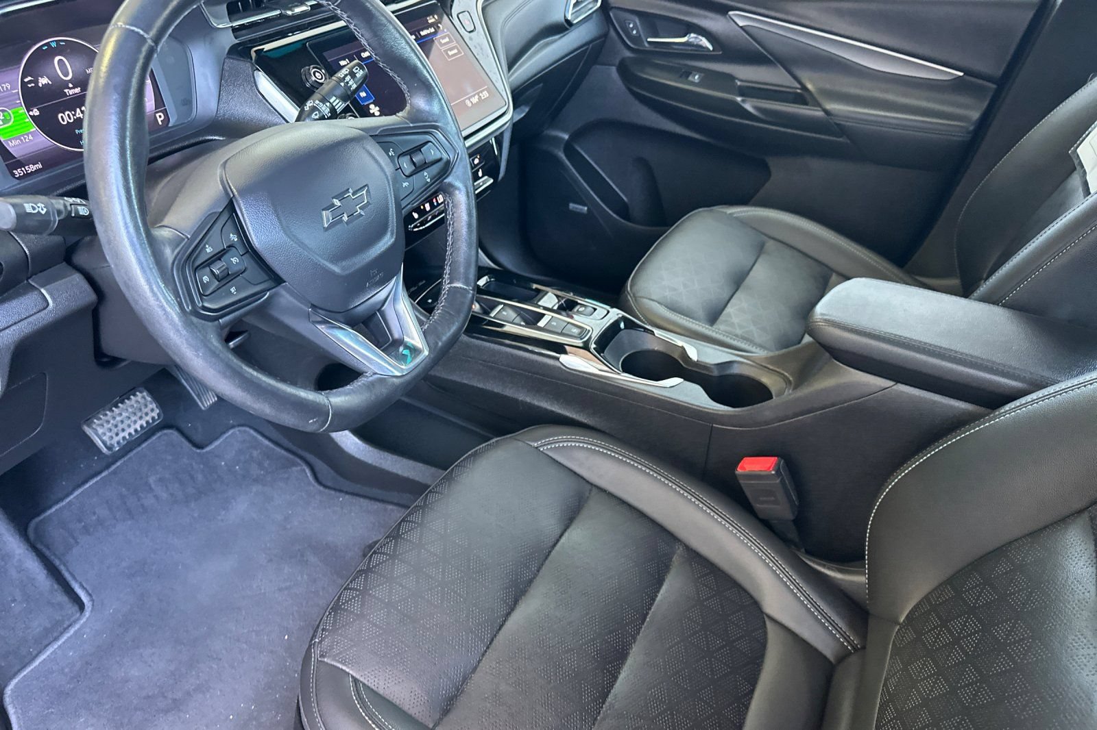 Used 2023 Chevrolet Bolt LT w/ Infotainment Package FWD image 10