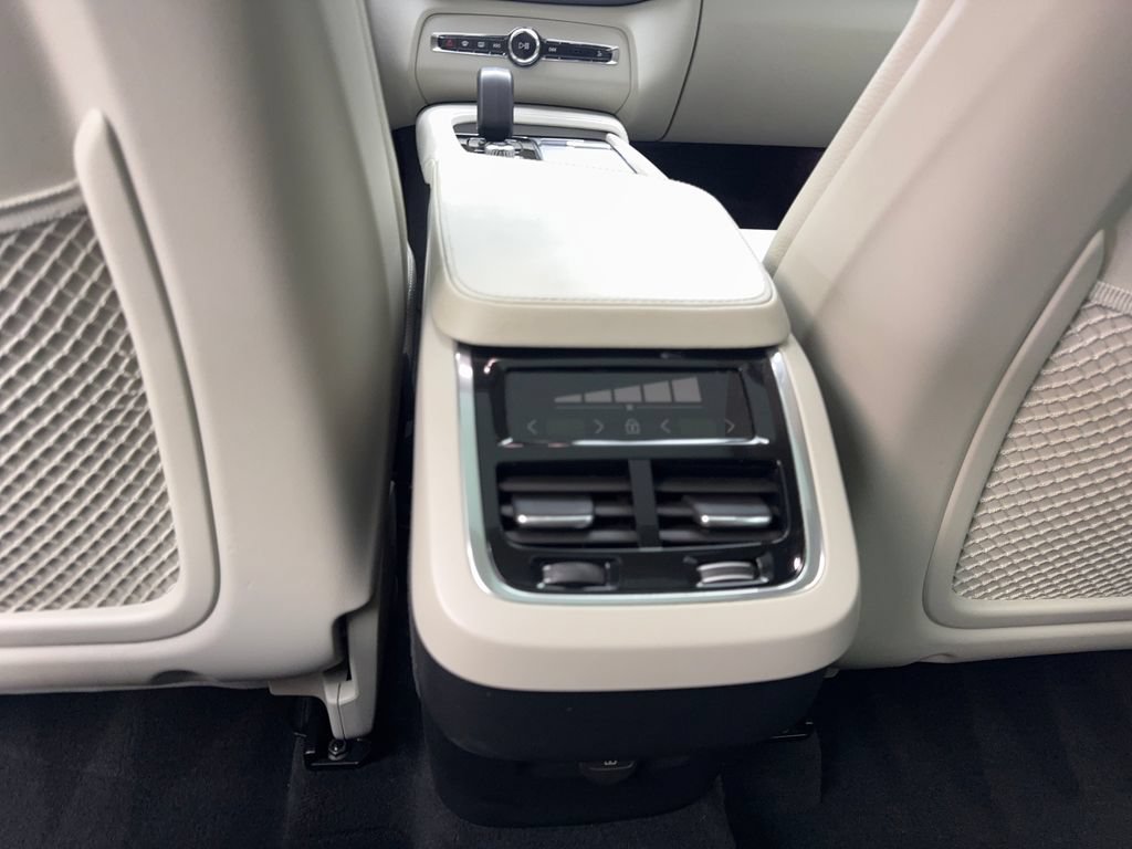 Used 2024 Volvo XC90 B5 Core w/ Protection Package Premier AWD/4WD image 74