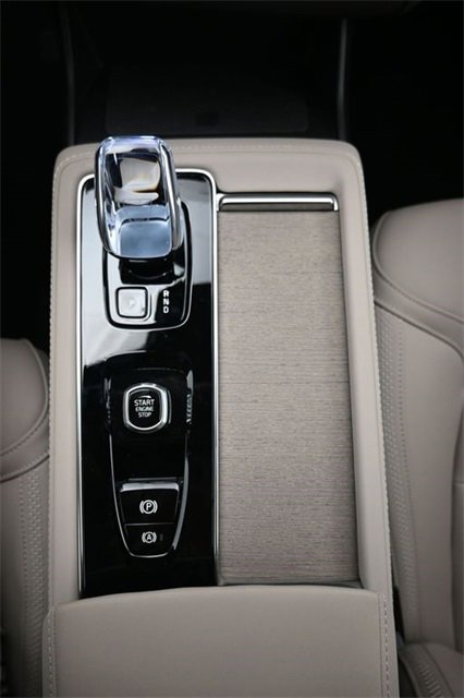 New 2026 Volvo XC90 B6 Plus w/ Protection Package Premier image 10