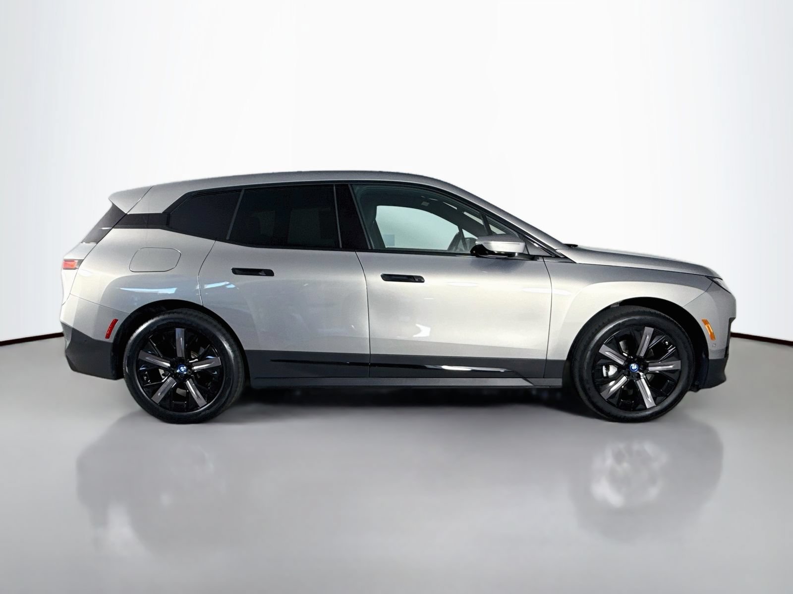 Certified 2024 BMW iX xDrive50 w/ Convenience Package AWD/4WD image 8