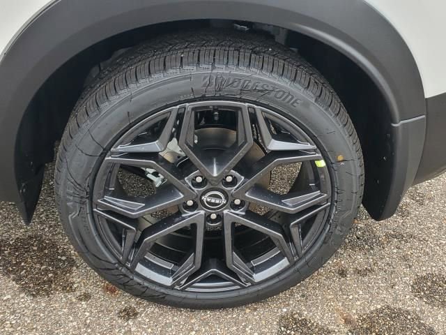 New 2026 Nissan Kicks SR w/ SR Premium Package image 9