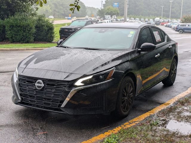 Used 2025 Nissan Altima 2.5 S FWD image 5