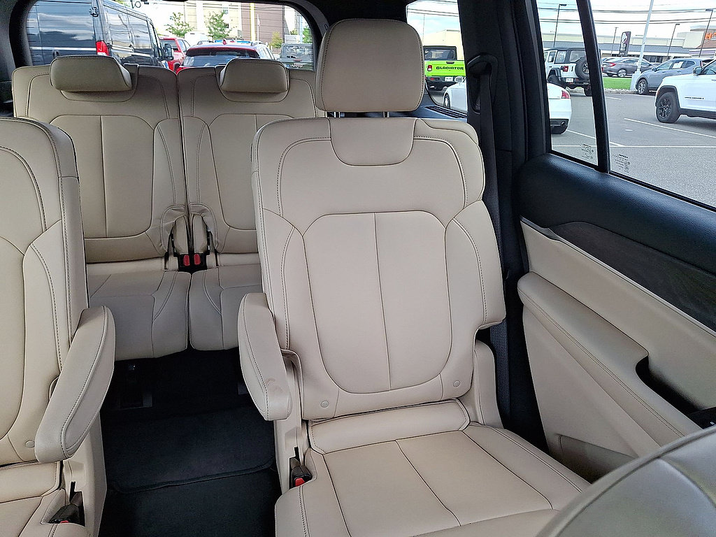 Used 2025 Jeep Grand Cherokee L Limited AWD/4WD image 14