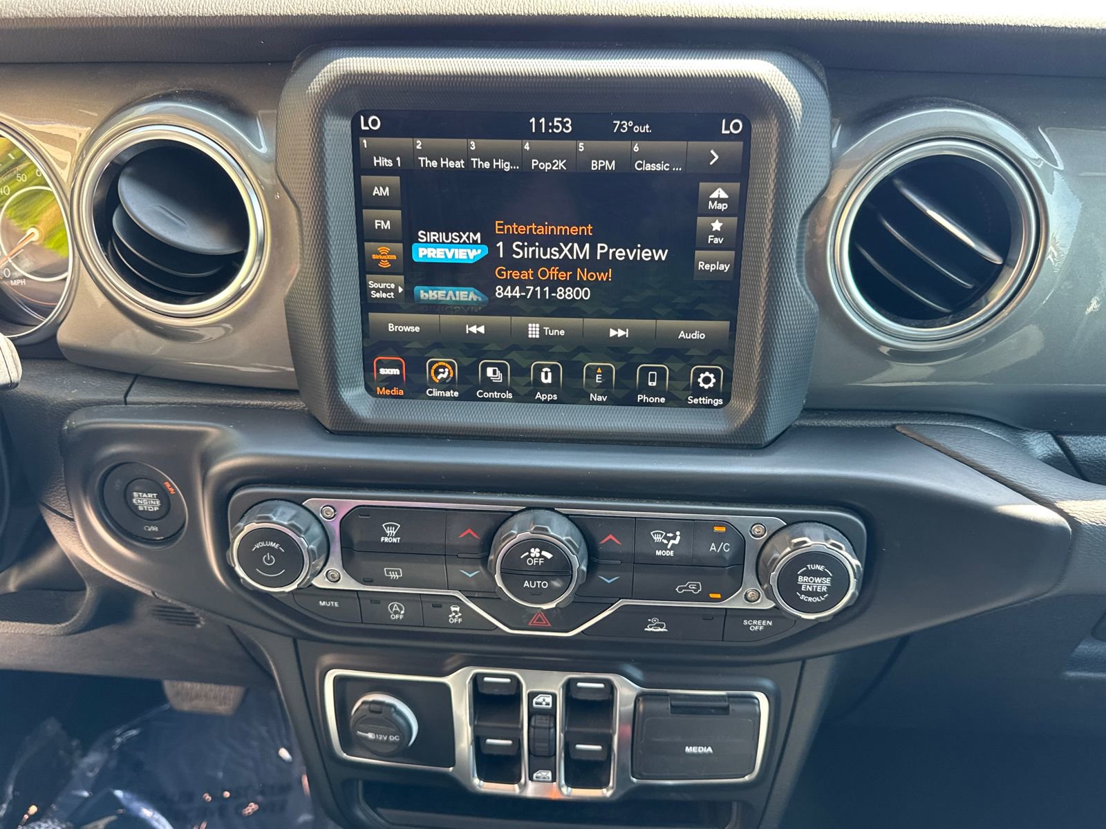 Used 2022 Jeep Wrangler Unlimited Sahara w/ Dual Top Group AWD/4WD image 28