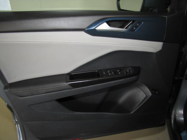 Used 2024 Volkswagen Taos SE FWD image 9