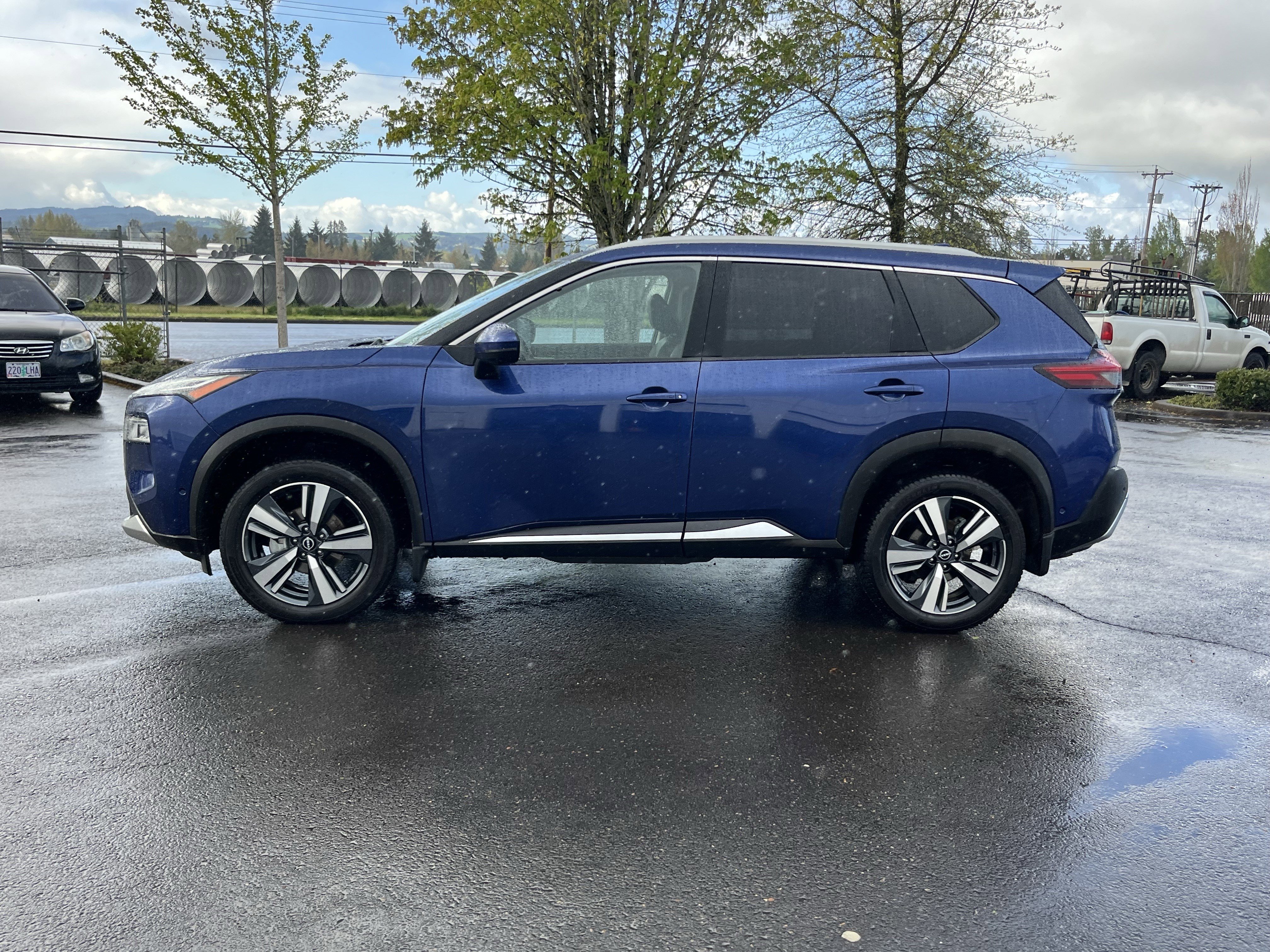 Used 2023 Nissan Rogue Platinum w/ Platinum Premium Package image 2