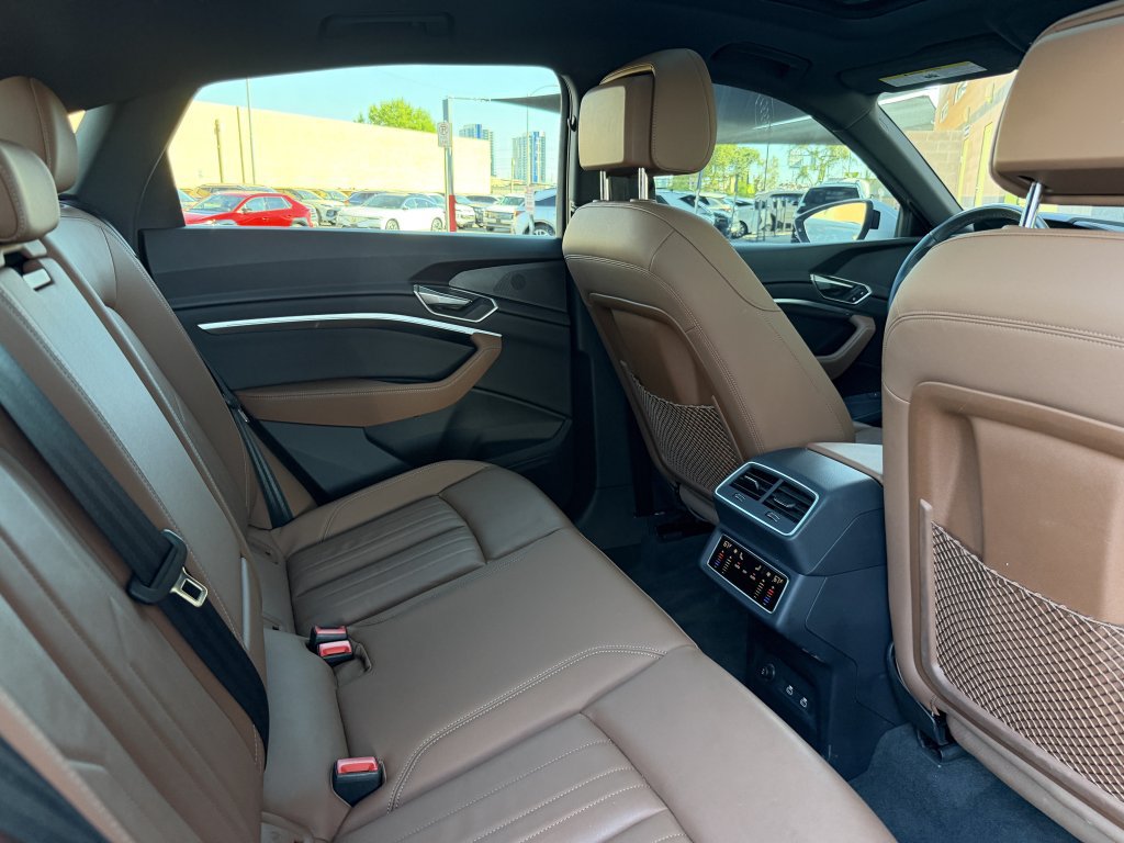 Used 2024 Audi Q8 e-tron Premium AWD/4WD image 38