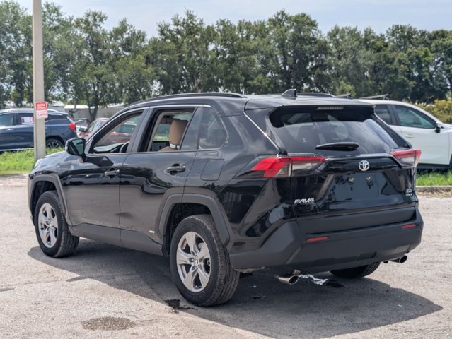 Used 2025 Toyota RAV4 XLE AWD/4WD image 7