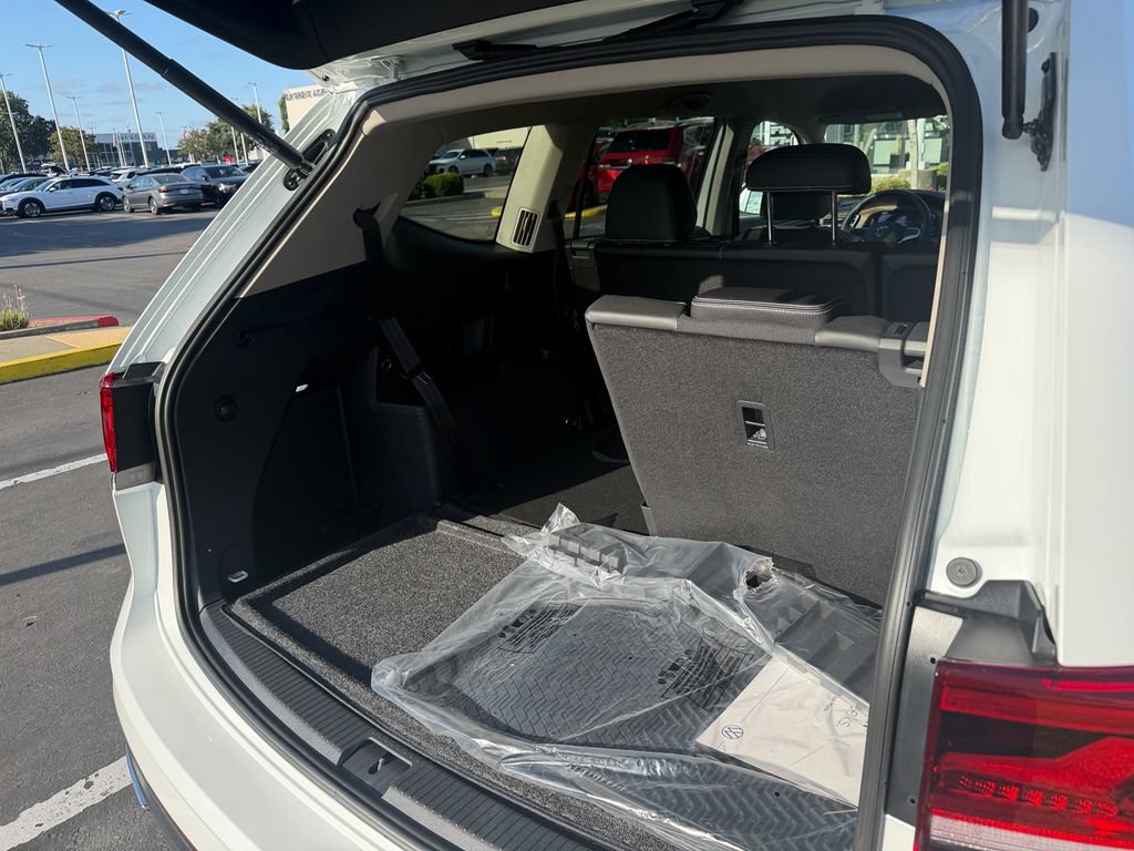 New 2026 Volkswagen Atlas SE FWD image 28