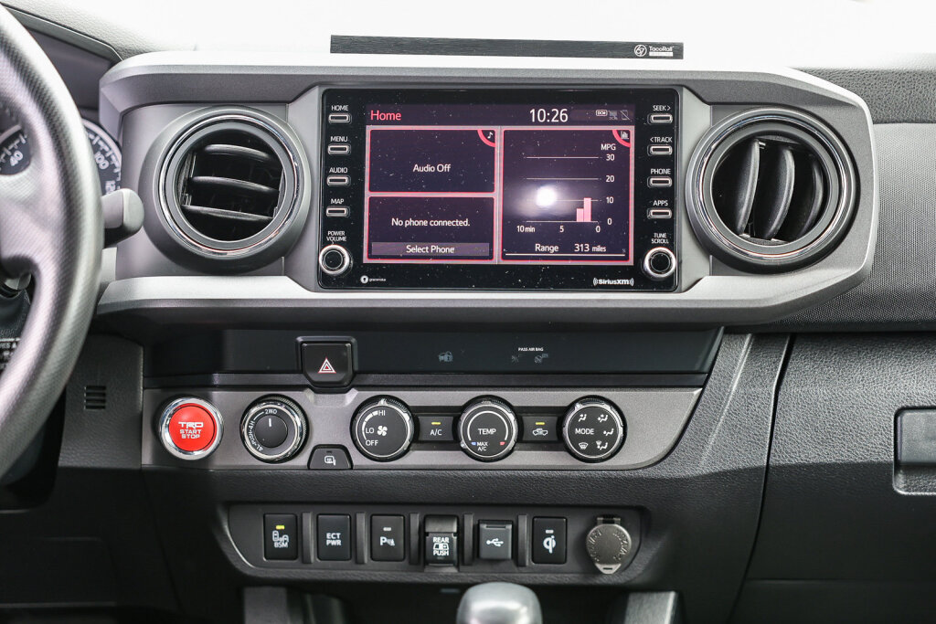 Used 2020 Toyota Tacoma TRD Sport w/ Technology Package AWD/4WD image 3