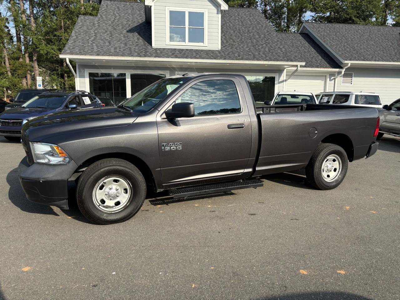 Used 2018 RAM 1500 Express RWD image 2