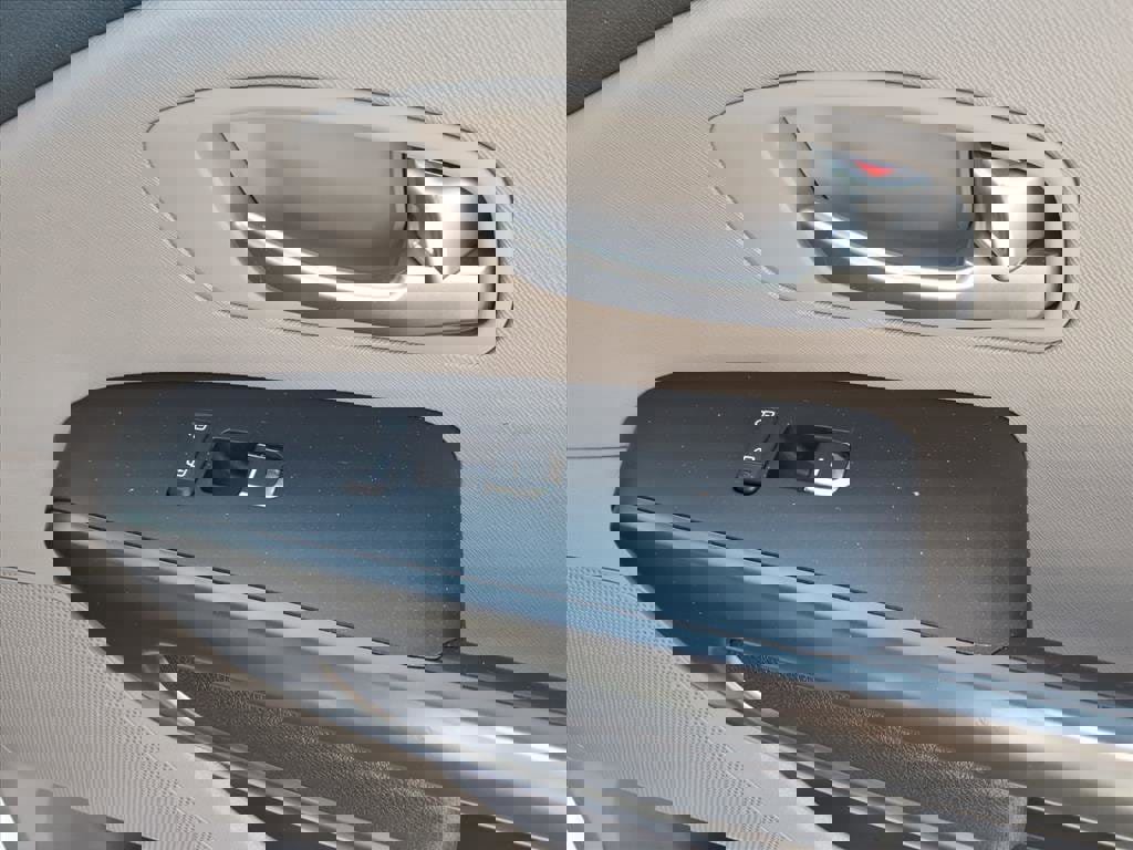 Used 2019 Kia Sedona L image 8