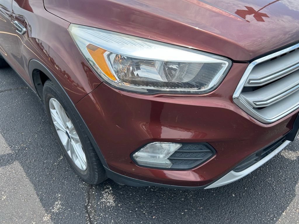 Used 2018 Ford Escape SE FWD image 3