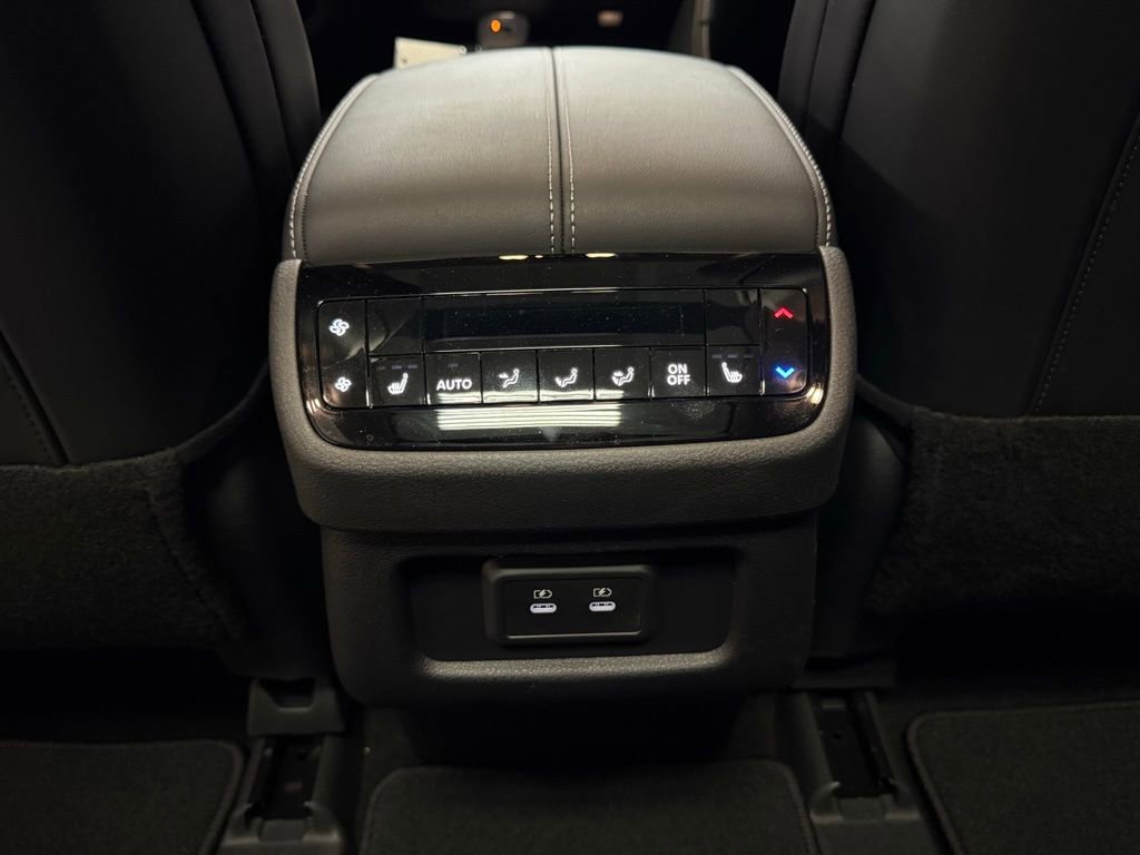 Used 2026 INFINITI QX60 Luxe w/ Cargo Package image 19