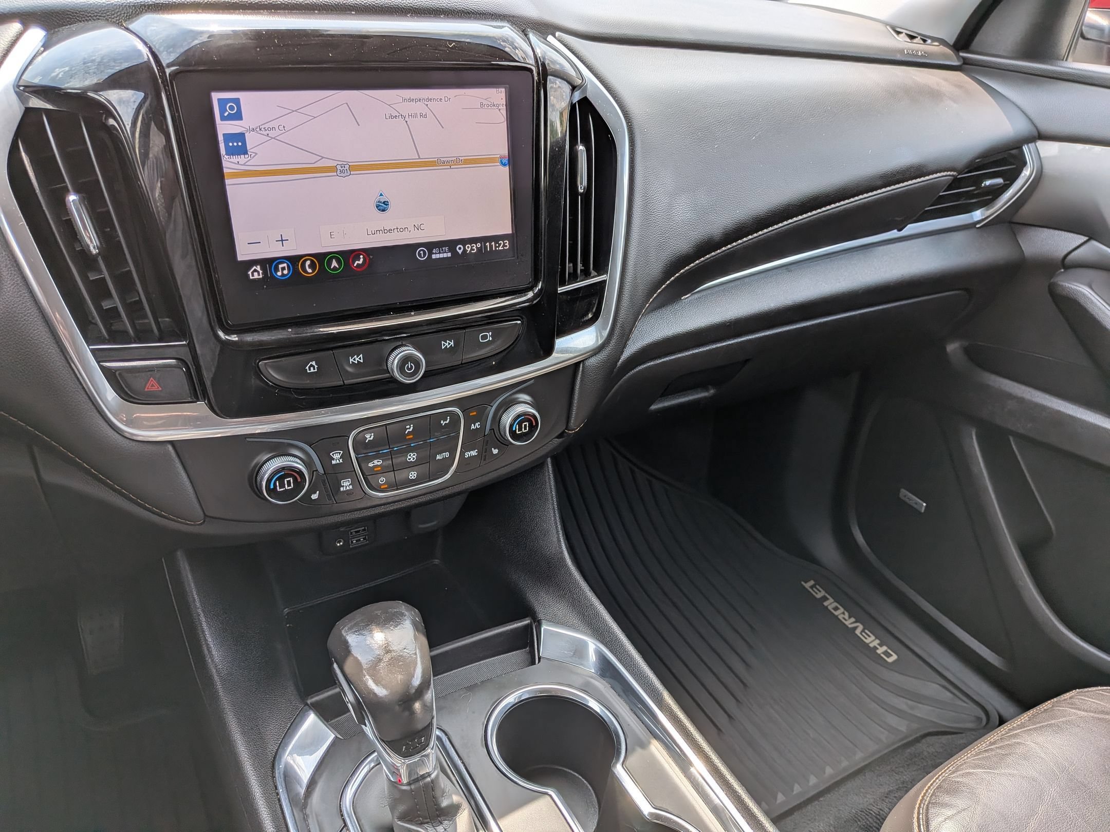 Used 2021 Chevrolet Traverse RS FWD image 23