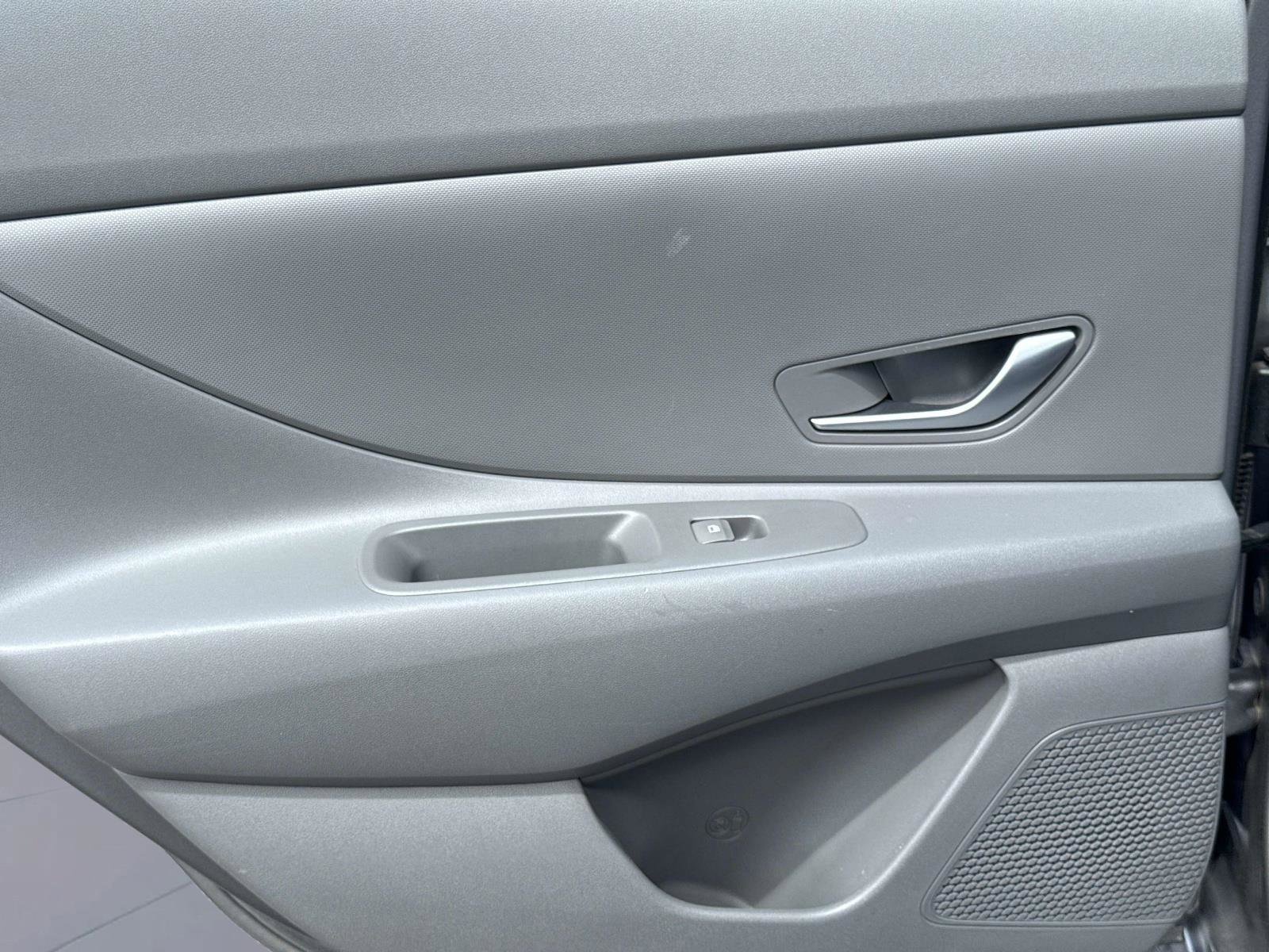 Used 2023 Hyundai Elantra SEL image 12