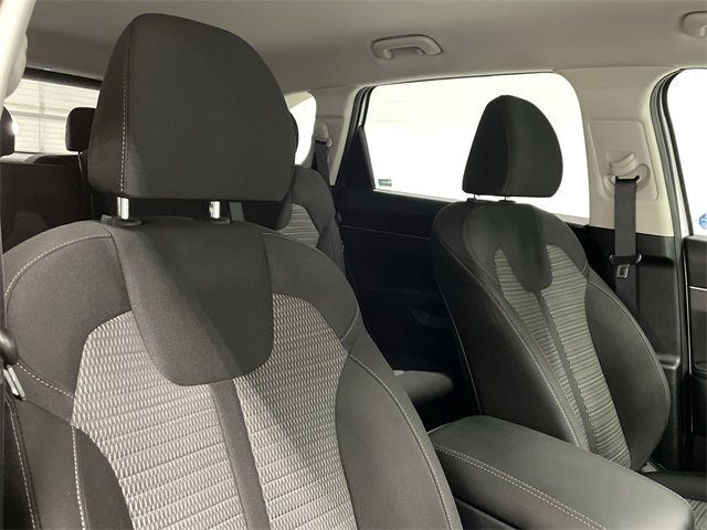 Used 2025 Kia Sorento LX image 18