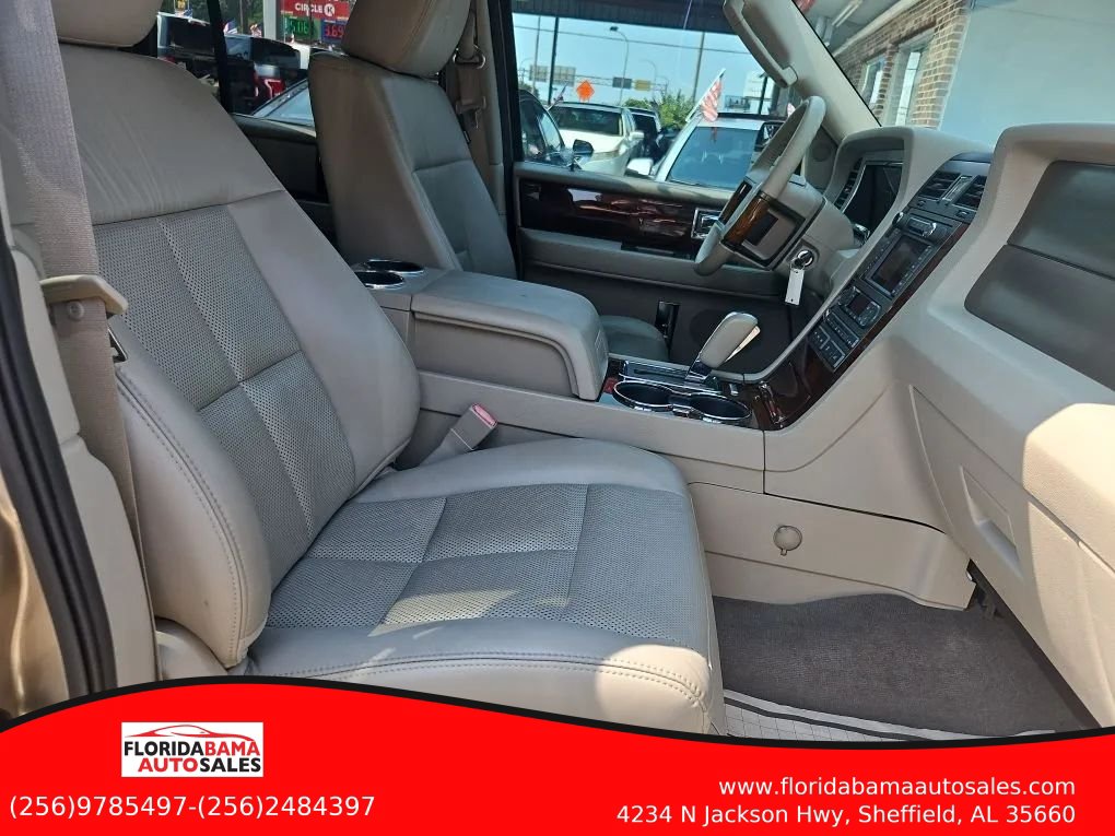Used 2014 Lincoln Navigator 2WD image 6