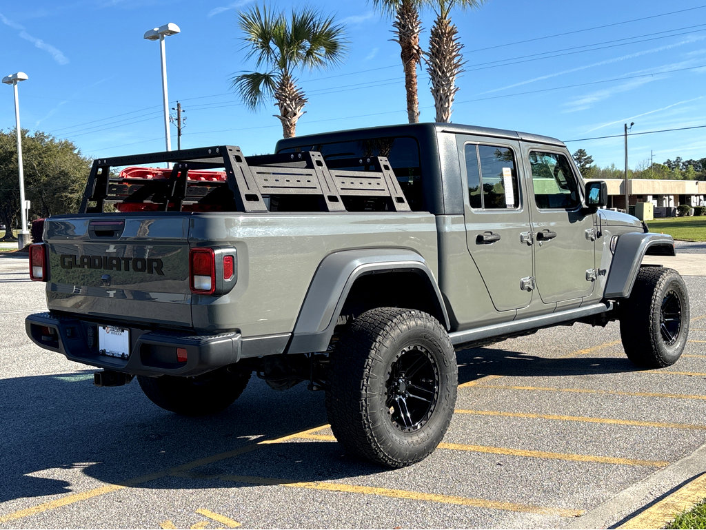 Used 2021 Jeep Gladiator Willys image 25