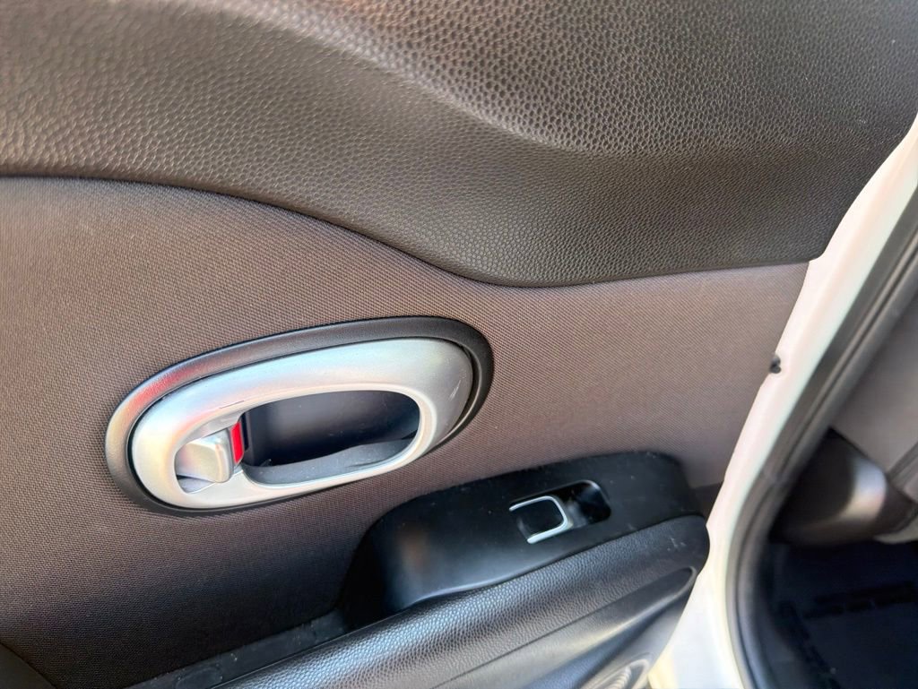 Used 2019 Kia Soul FWD image 20
