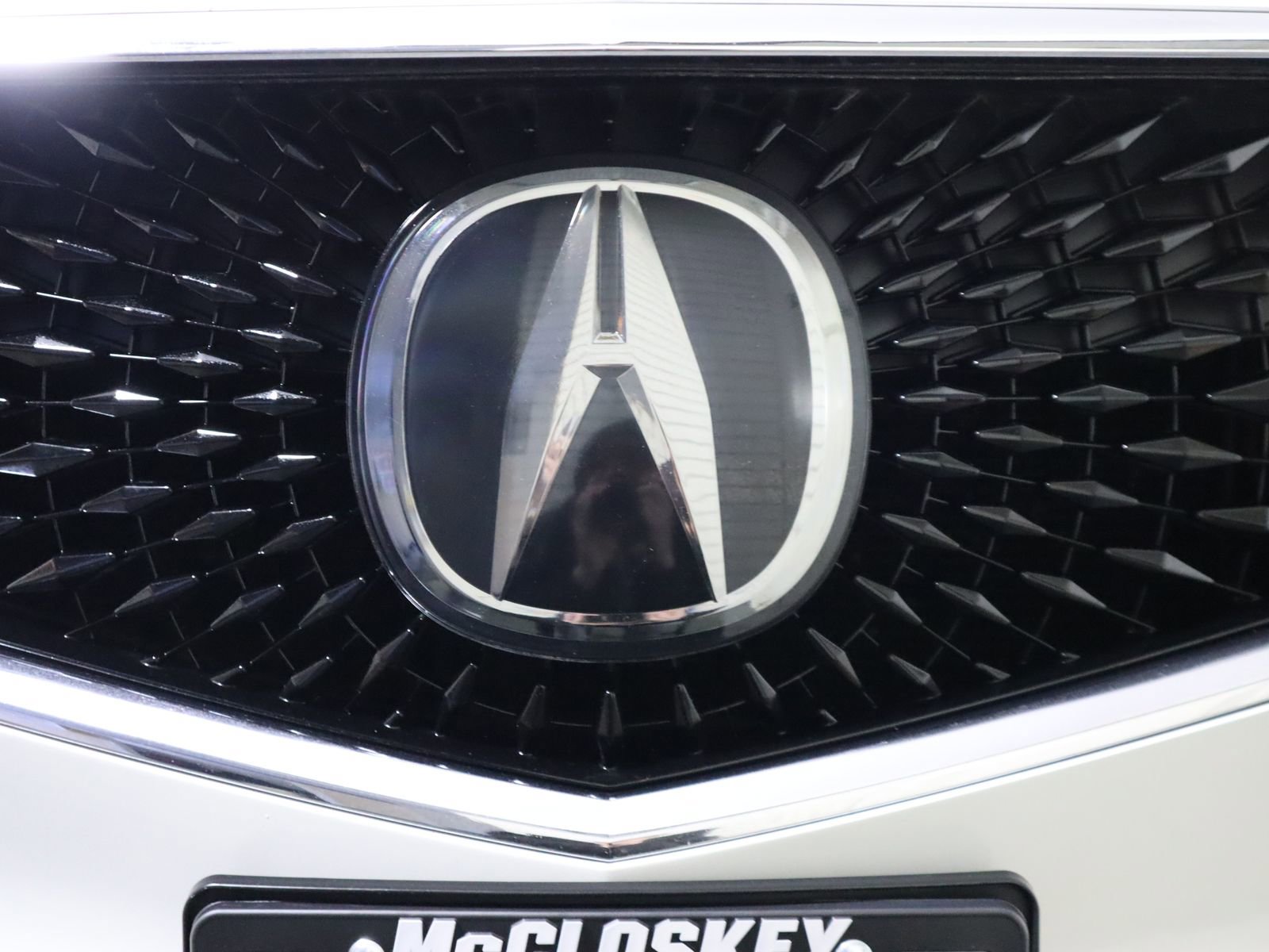 Used 2023 Acura MDX SH-AWD w/ Technology Package image 11