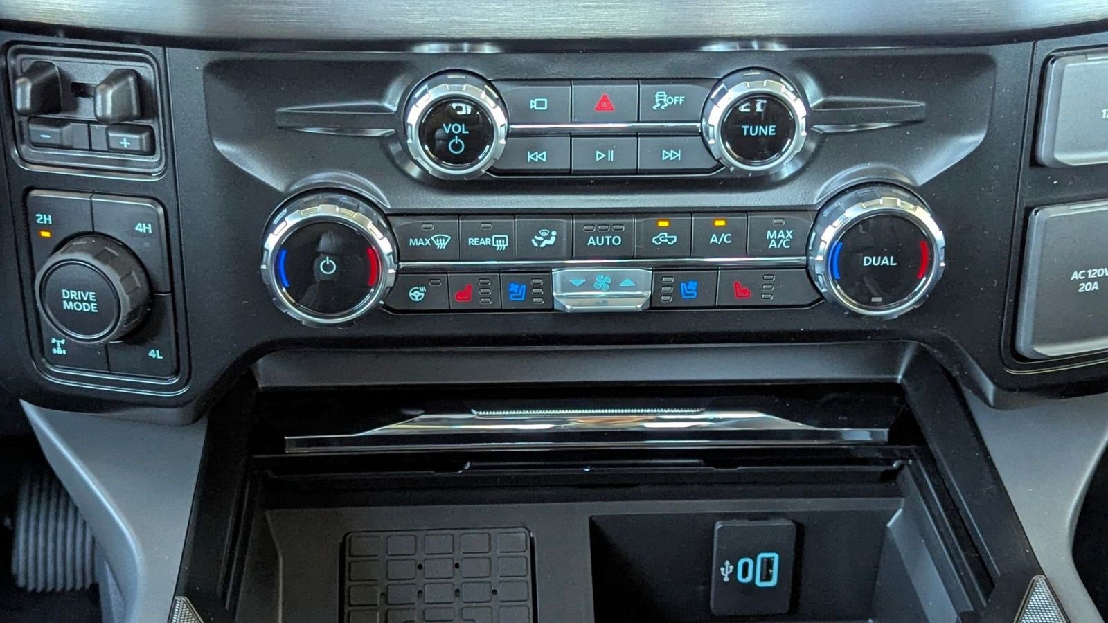 New 2026 Ford F250 Lariat image 27