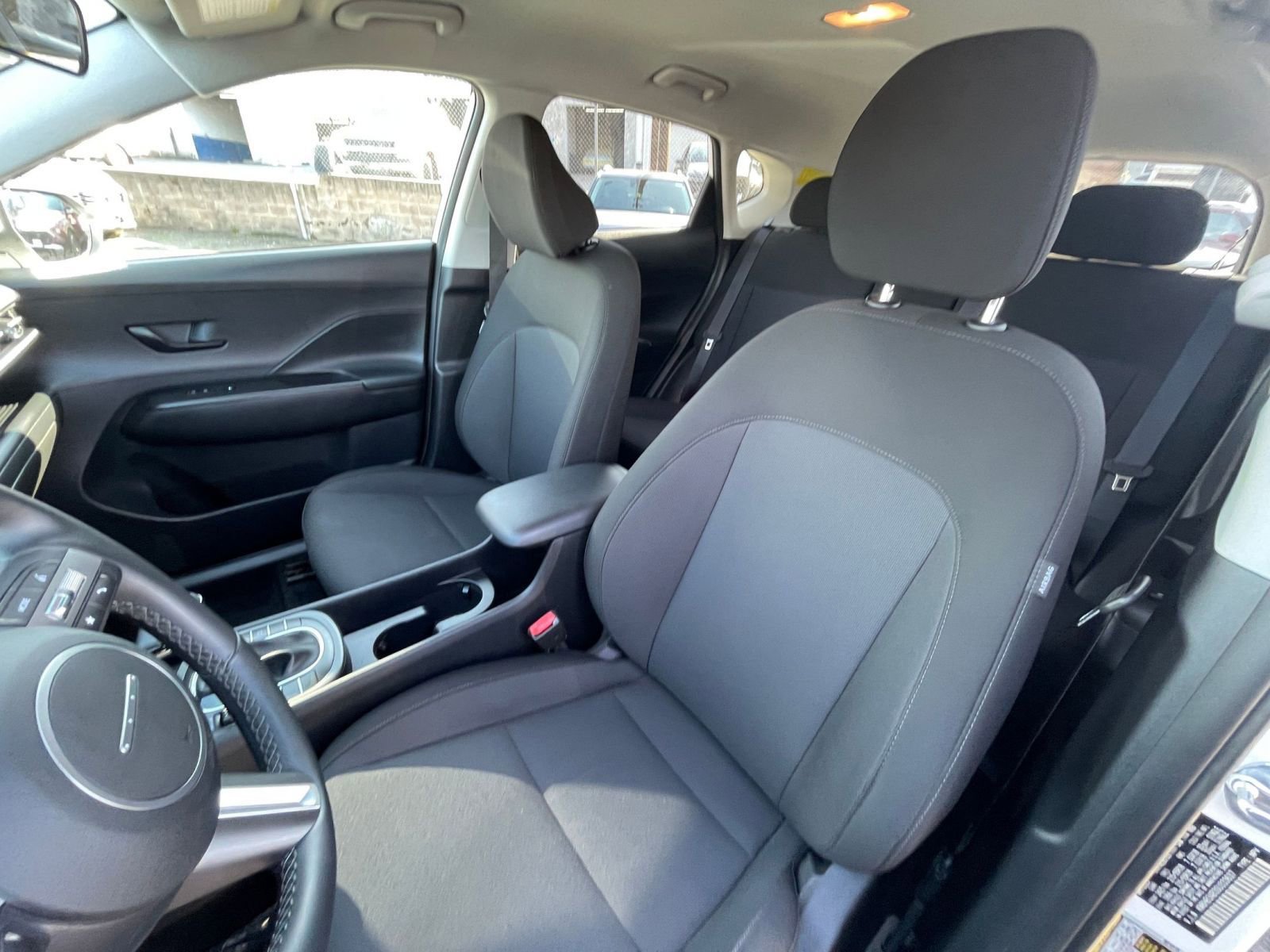 Used 2025 Hyundai Kona SEL image 37