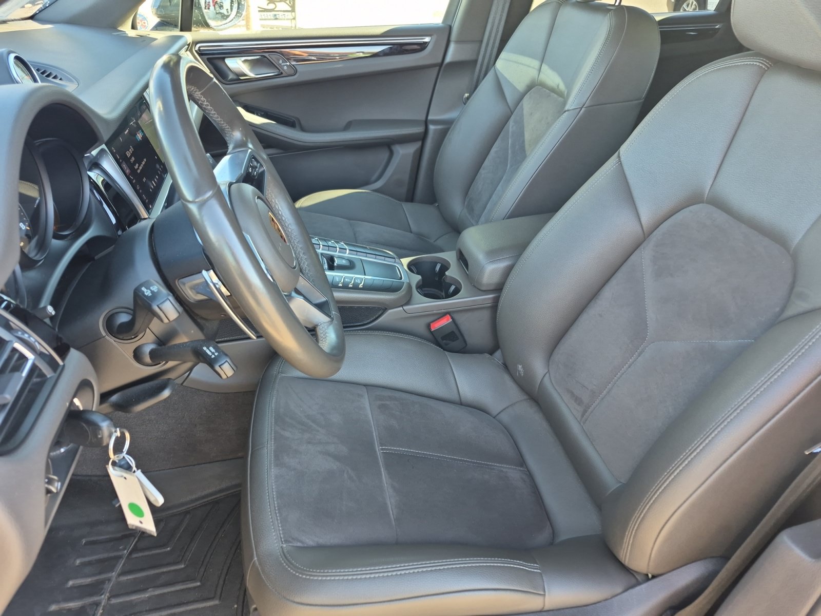 Used 2021 Porsche Macan AWD/4WD image 17
