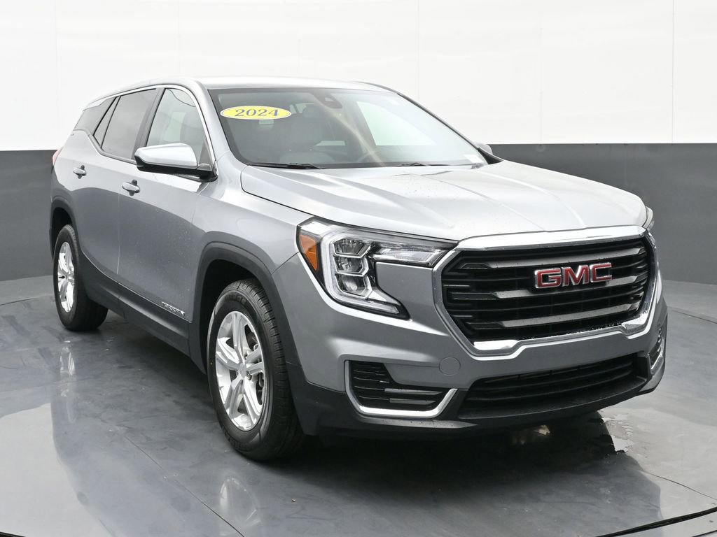Used 2024 GMC Terrain SLE image 1