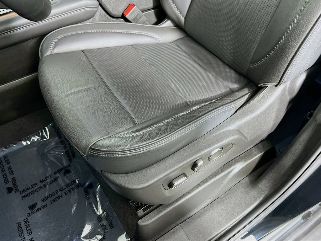 Used 2025 GMC Yukon XL Denali AWD/4WD image 20