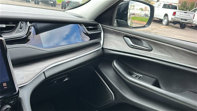 Used 2023 Jeep Grand Cherokee 4WD 4xe image 24