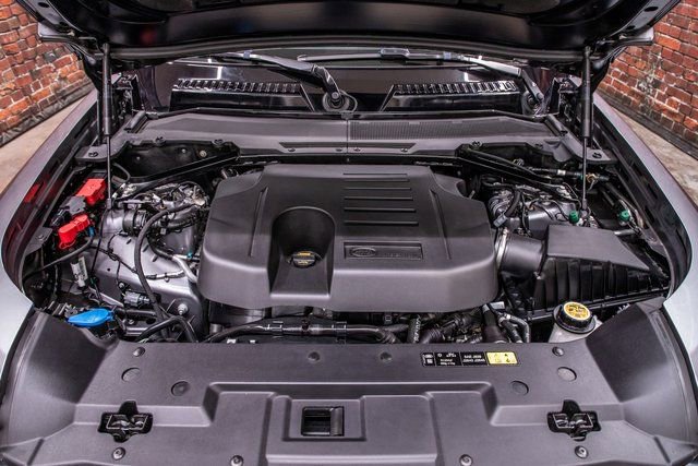 Used 2023 Land Rover Defender 90 X image 36