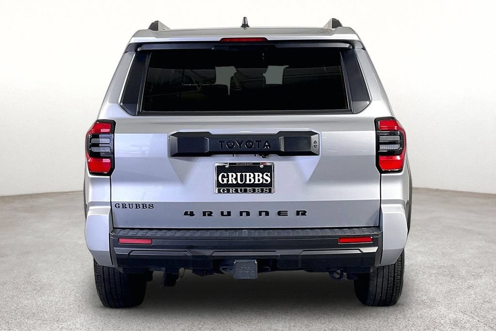 Used 2025 Toyota 4Runner SR5 AWD/4WD image 5