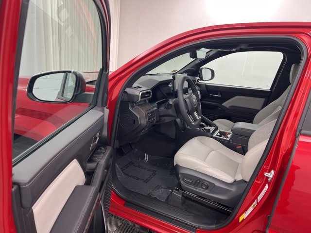 Used 2025 Toyota Tacoma Limited image 11