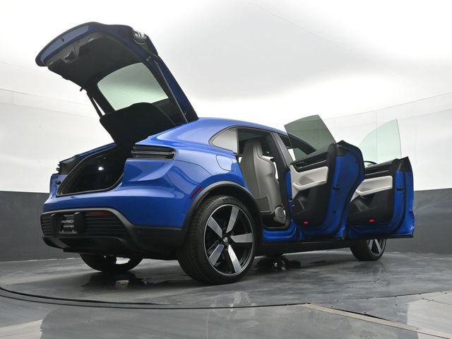 New 2026 Porsche Macan Electric RWD image 27