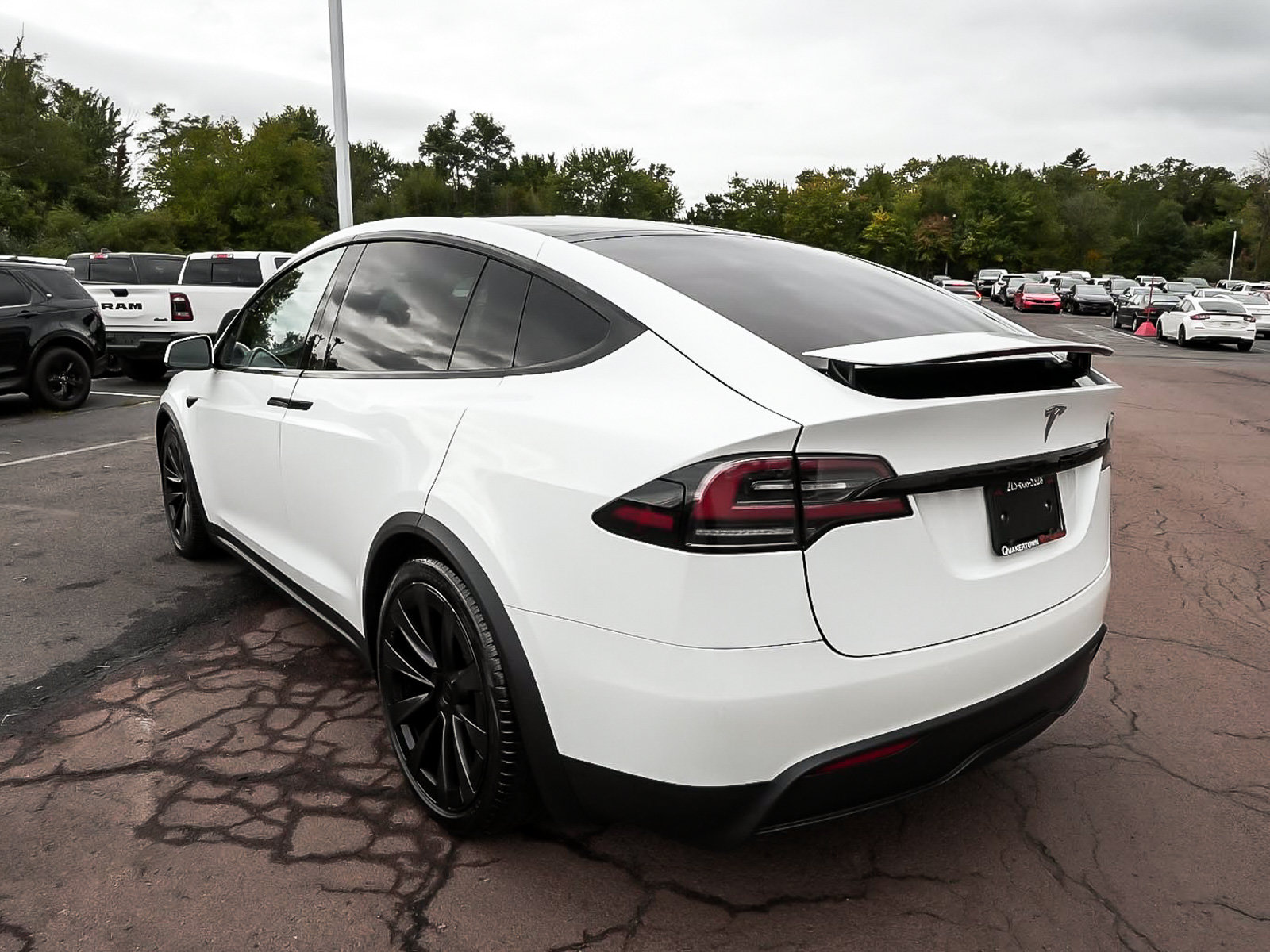 Used 2023 Tesla Model X AWD/4WD image 4