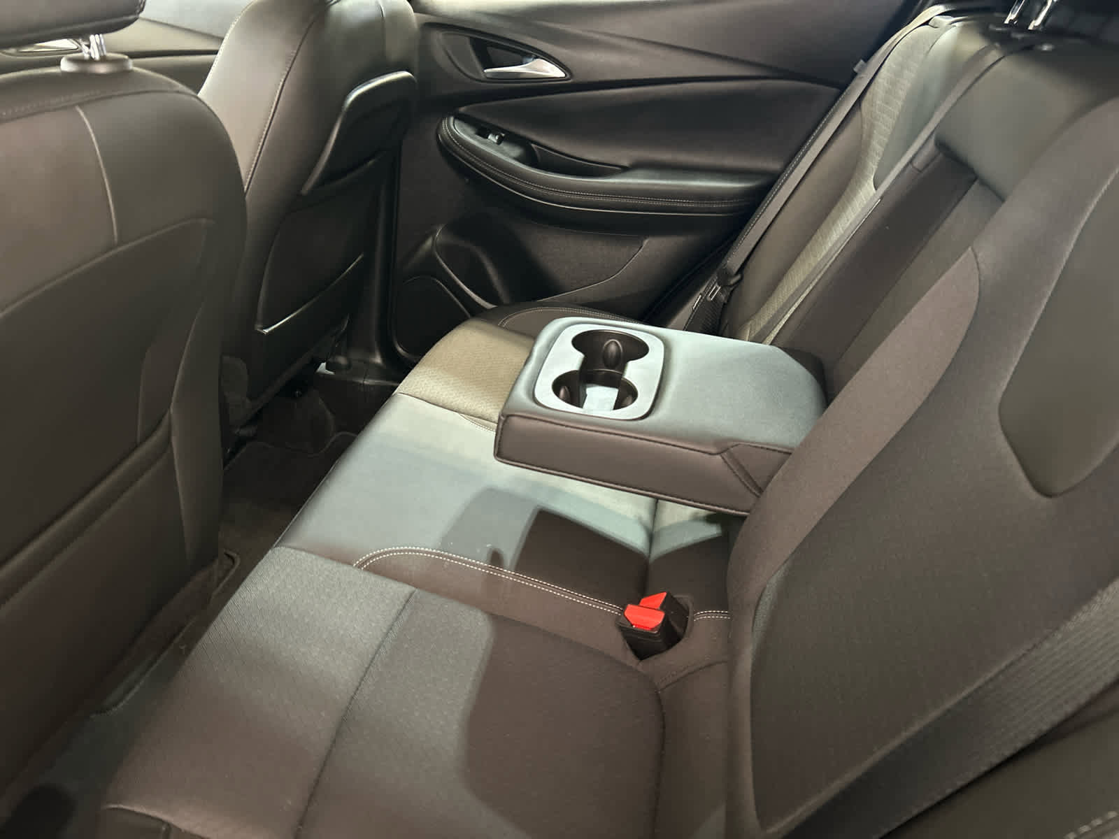 Used 2023 Buick Encore GX Select w/ Sport Touring Package image 5