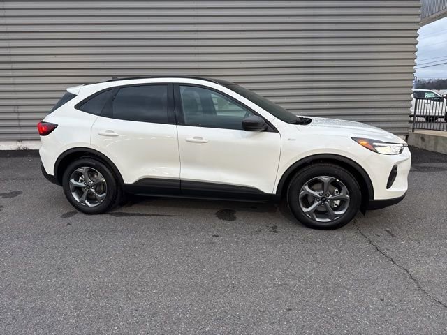 New 2025 Ford Escape ST-Line image 2
