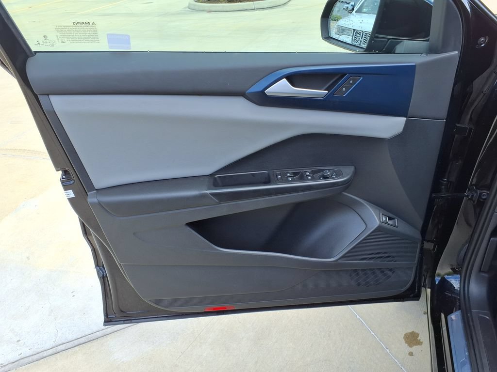 Used 2022 Volkswagen Taos SE FWD image 13