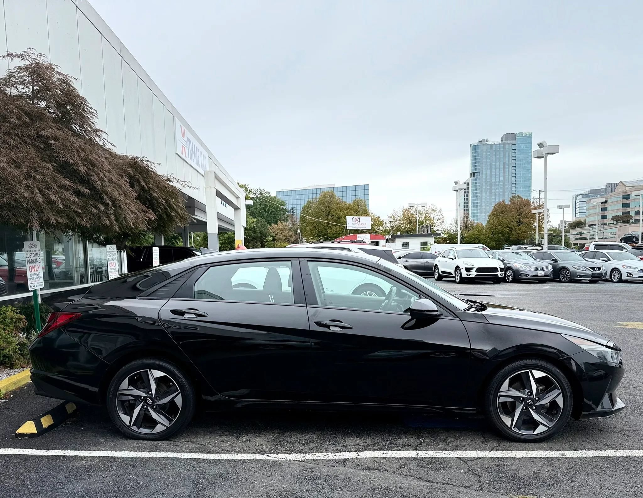 Used 2023 Hyundai Elantra SEL w/ Convenience Package FWD image 8