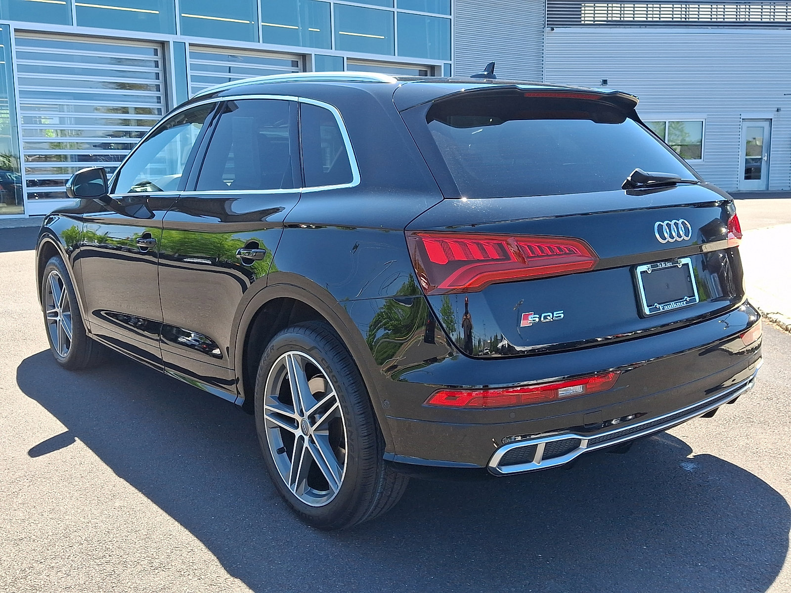 Used 2019 Audi SQ5 Prestige w/ Prestige Package AWD/4WD image 4