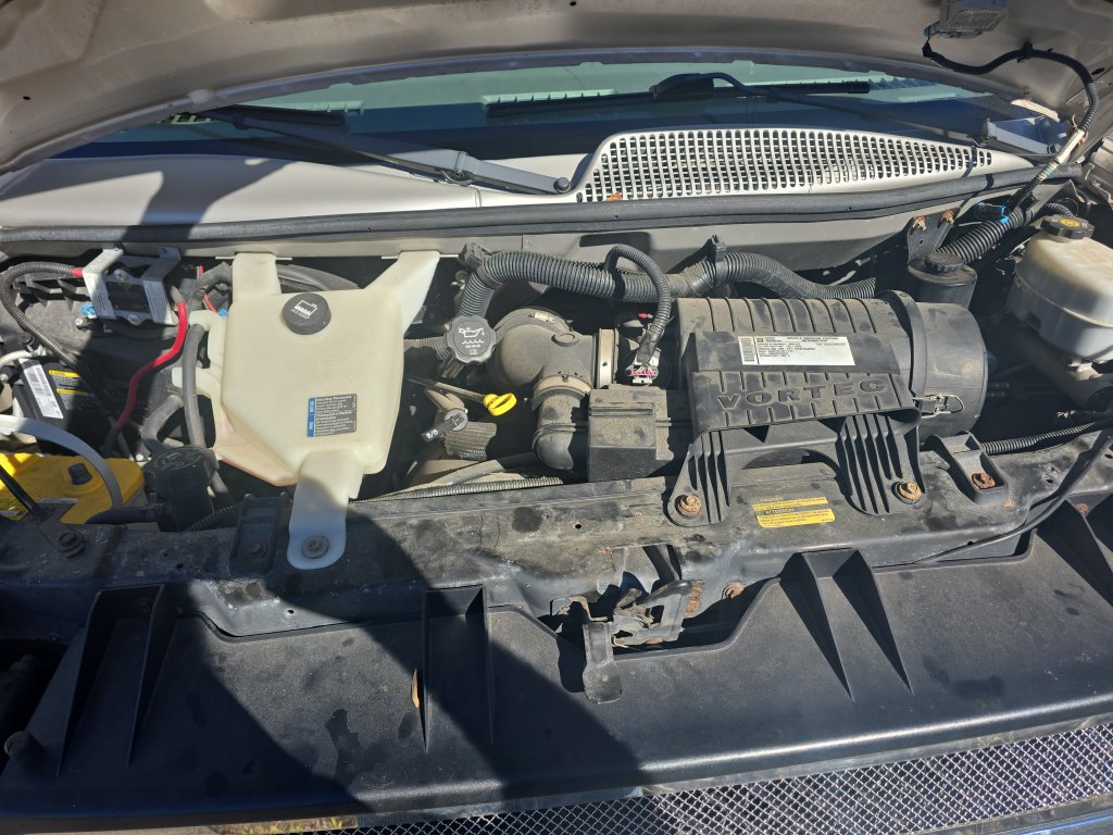 Used 2009 Chevrolet Express 1500 AWD w/ Preferred Equipment Group image 24