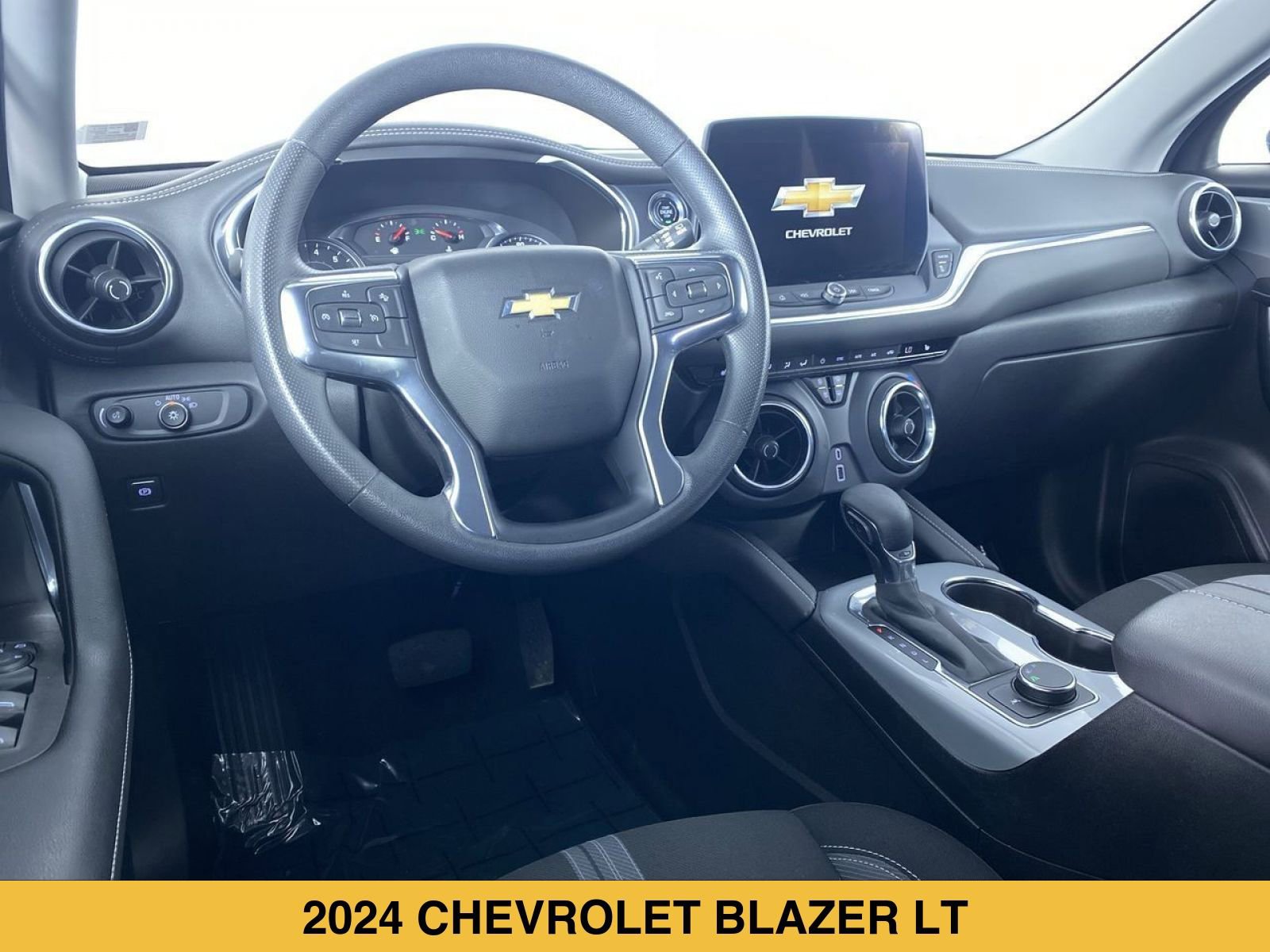 Certified 2024 Chevrolet Blazer LT w/ Midnight/Sport Edition image 2