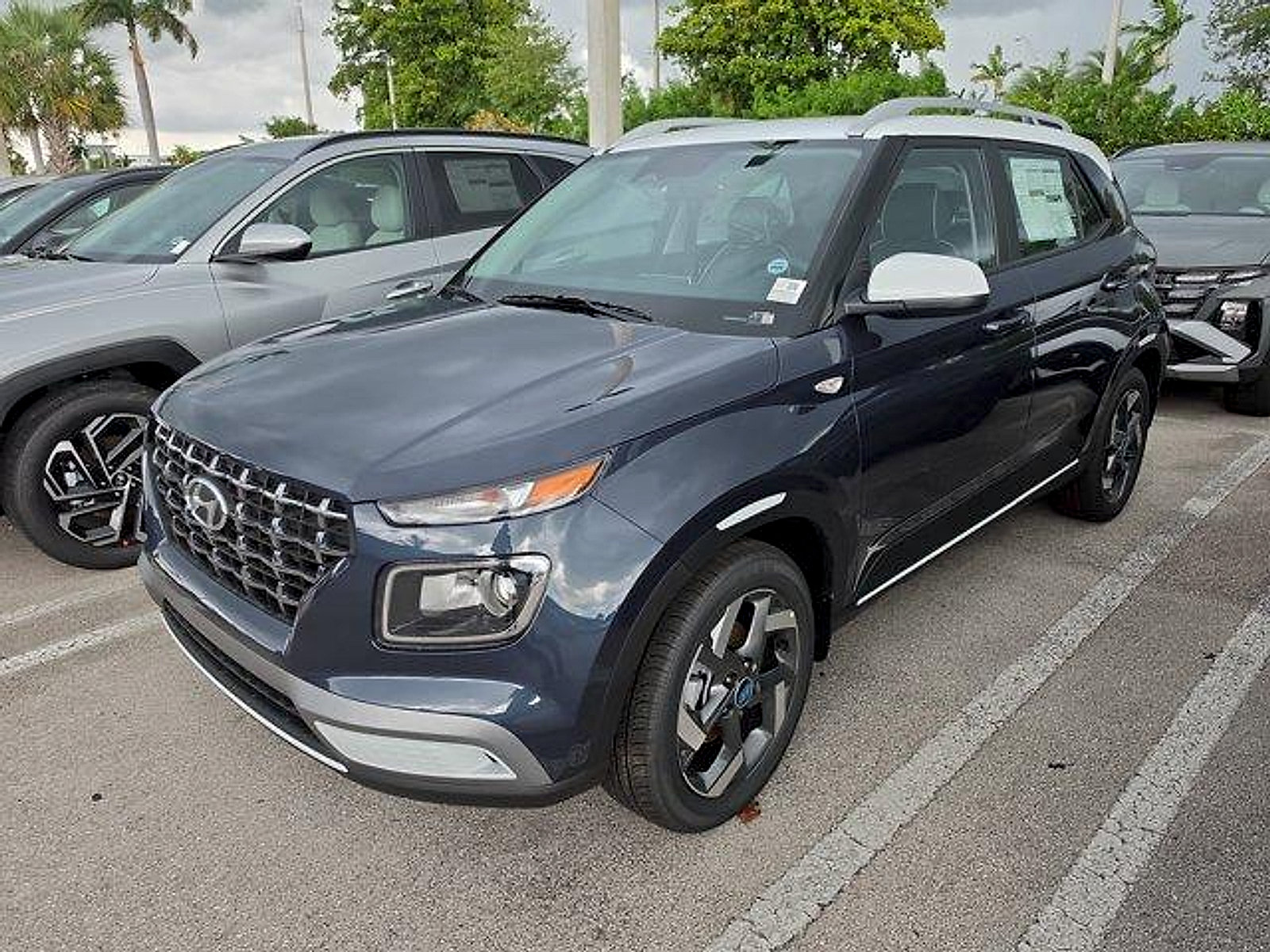 New 2026 Hyundai Venue SEL FWD image 3