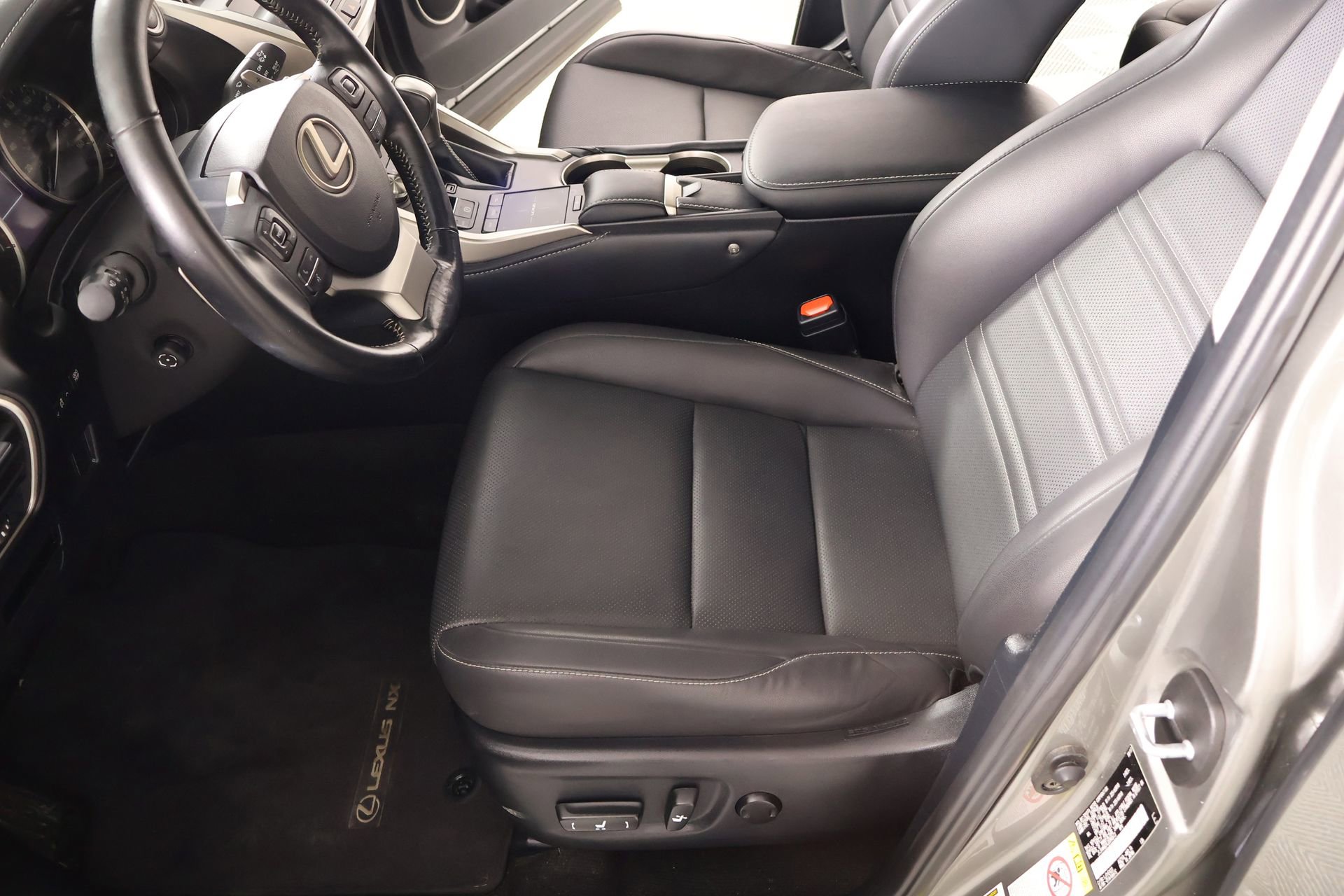 Used 2018 Lexus NX 300 FWD w/ Premium Package image 12