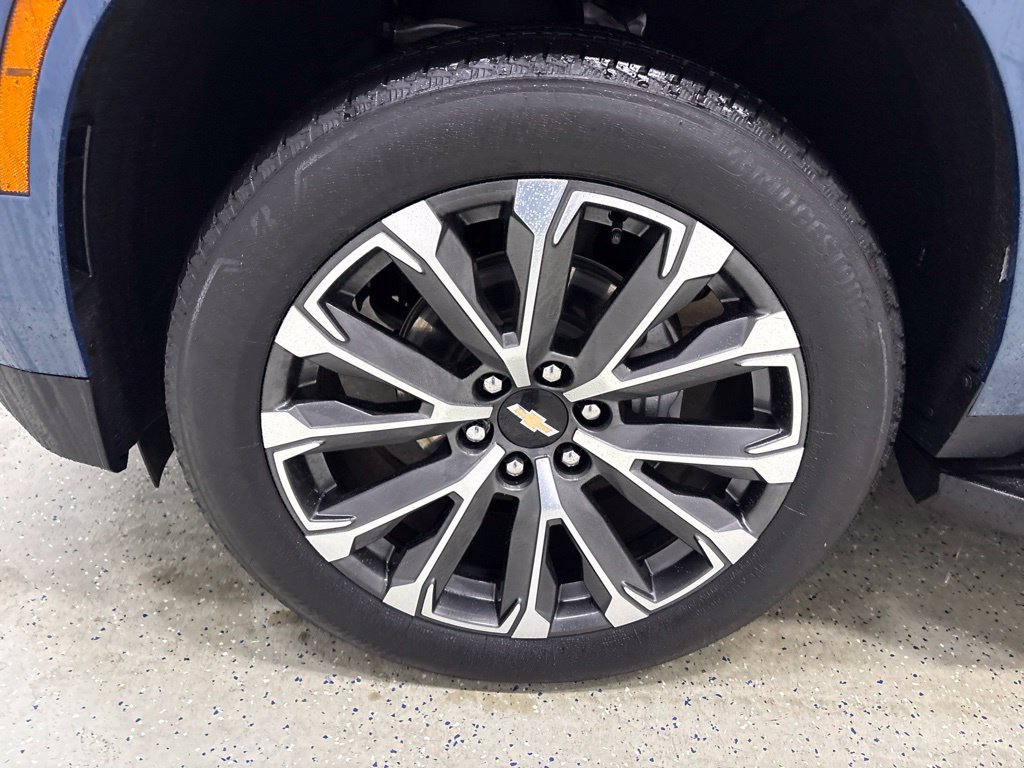 Used 2025 Chevrolet Tahoe High Country AWD/4WD image 10