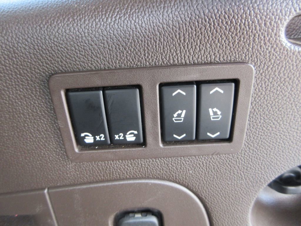 Used 2020 GMC Yukon XL Denali image 13